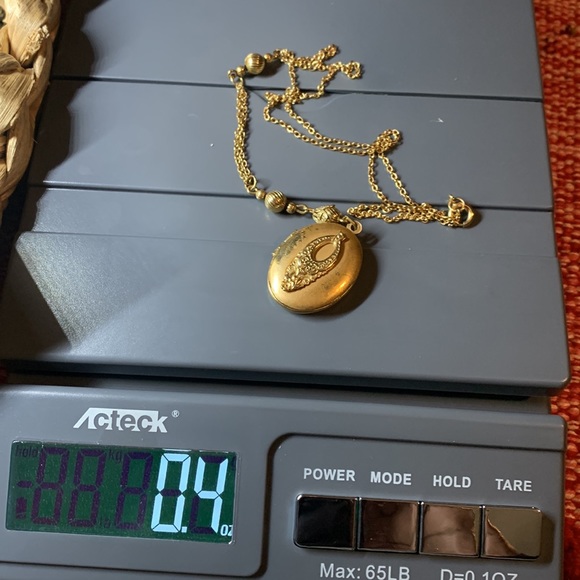 Set of 2 vintage Locket necklaces - Picture 6 of 8